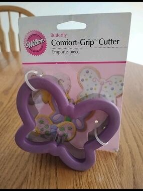 Wilton Purple Butterfly Comfort-Grip Cutter